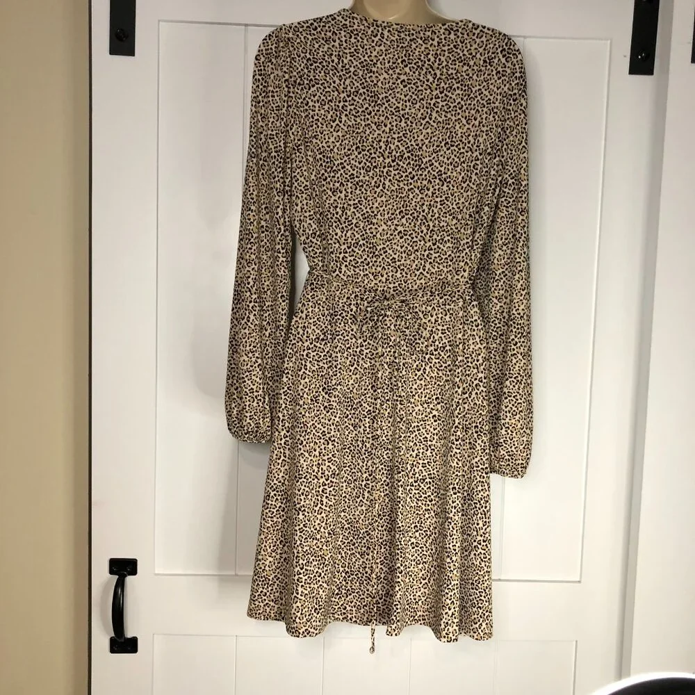 Banana Republic Outlet animal print dress with matching belt, size M - Picture 2 of 4